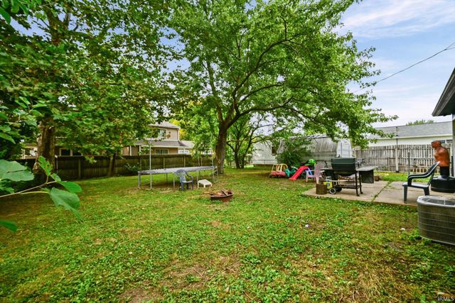 3236 Pipers Glen Drive, Lafayette, IN 47909
