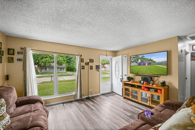 3236 Pipers Glen Drive, Lafayette, IN 47909