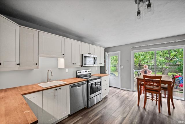 3236 Pipers Glen Drive, Lafayette, IN 47909