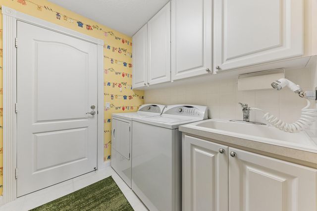 7910 Pine Island Way, West Palm Beach, FL 33411