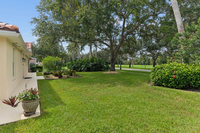 7910 Pine Island Way, West Palm Beach, FL 33411