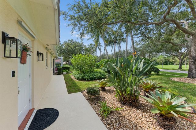 7910 Pine Island Way, West Palm Beach, FL 33411