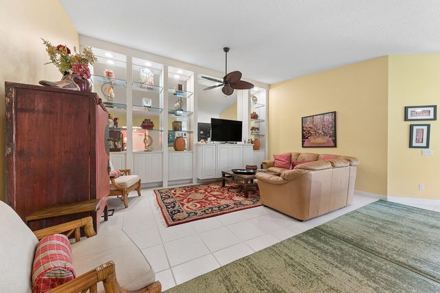 7910 Pine Island Way, West Palm Beach, FL 33411