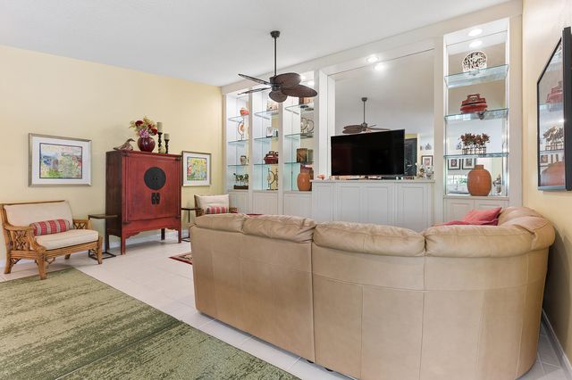 7910 Pine Island Way, West Palm Beach, FL 33411
