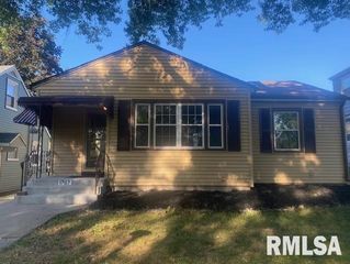 1707 18TH Street C, Moline, IL 61265