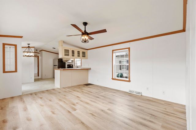5R Arrow Drive, Salem, NH 03079