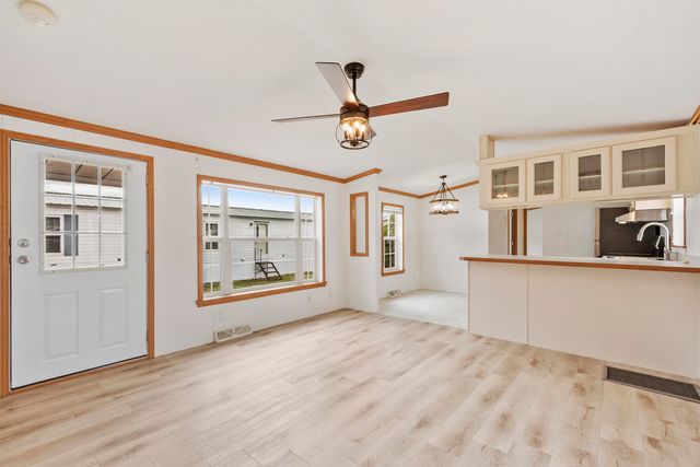 5R Arrow Drive, Salem, NH 03079