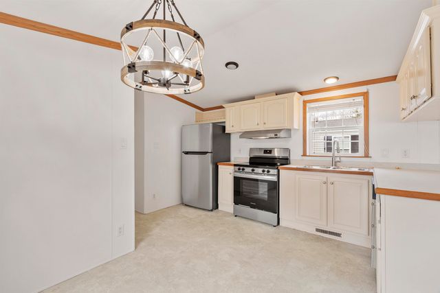 5R Arrow Drive, Salem, NH 03079