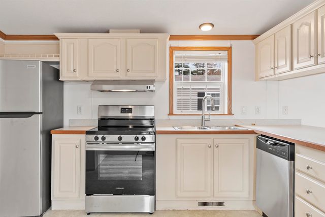 5R Arrow Drive, Salem, NH 03079
