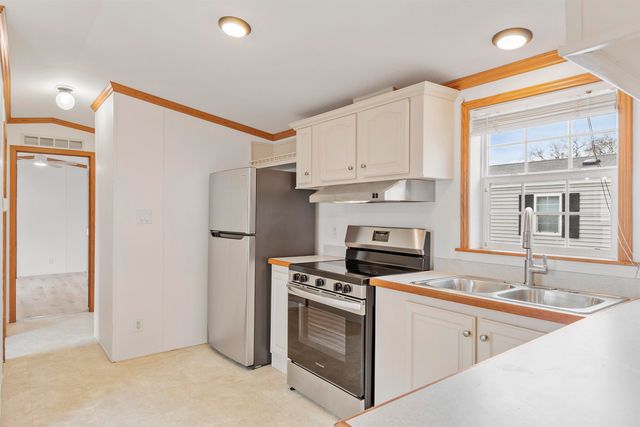 5R Arrow Drive, Salem, NH 03079