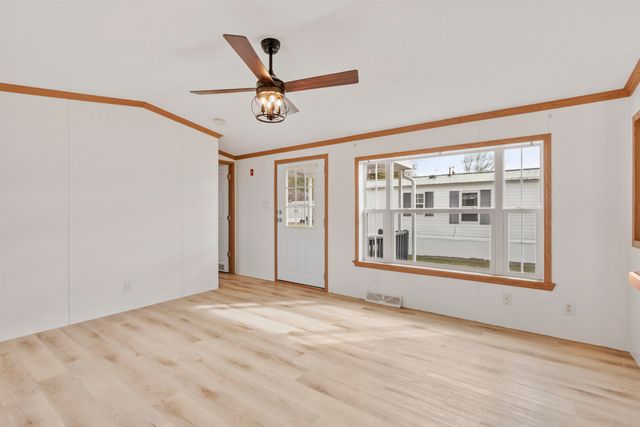 5R Arrow Drive, Salem, NH 03079