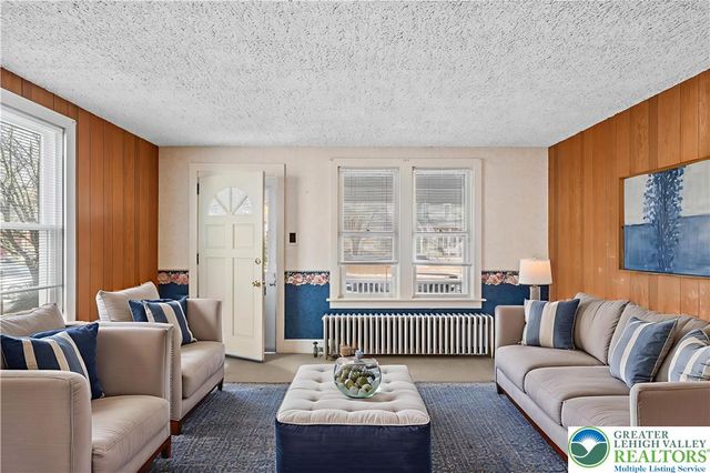 29 South 6th Street, Quakertown Boro, PA 18951