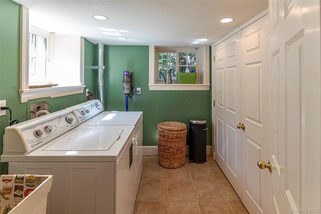 42 Edgewood Avenue, Mount Vernon, NY 10552