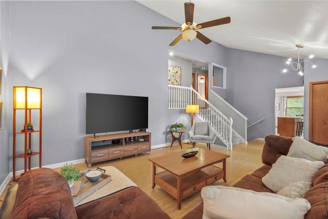 2933 Muir Field Road, Madison, WI 53719