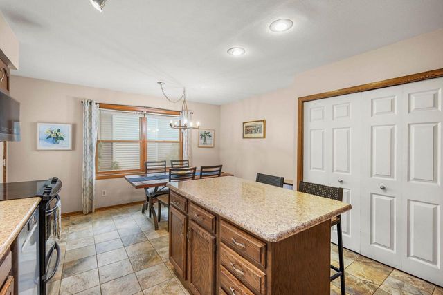 2933 Muir Field Road, Madison, WI 53719