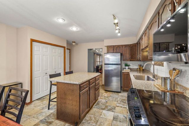 2933 Muir Field Road, Madison, WI 53719