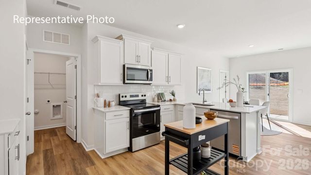 466 Dazzle Loop, Newton, NC 28658
