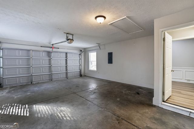 2396 Hillvale Circle, Lithonia, GA 30058