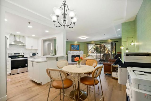 496 W Charleston Road 302, Palo Alto, CA 94306