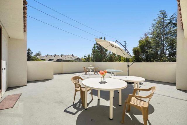 496 W Charleston Road 302, Palo Alto, CA 94306