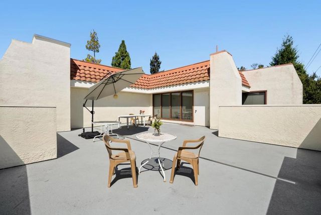 496 W Charleston Road 302, Palo Alto, CA 94306