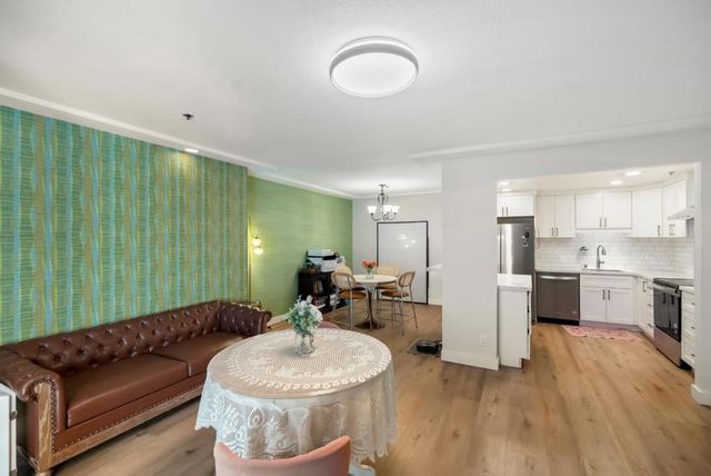 496 W Charleston Road 302, Palo Alto, CA 94306