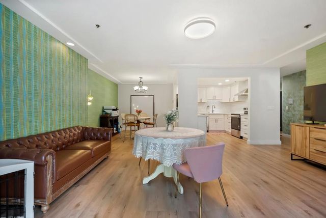 496 W Charleston Road 302, Palo Alto, CA 94306