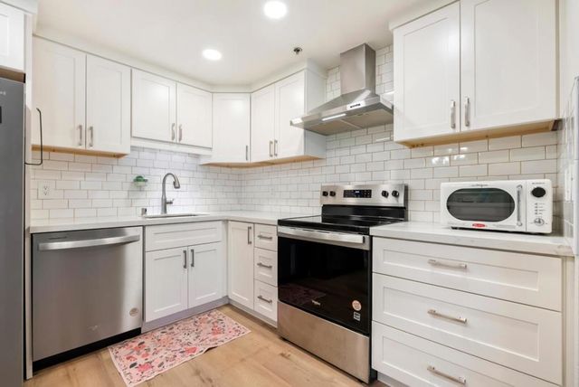496 W Charleston Road 302, Palo Alto, CA 94306