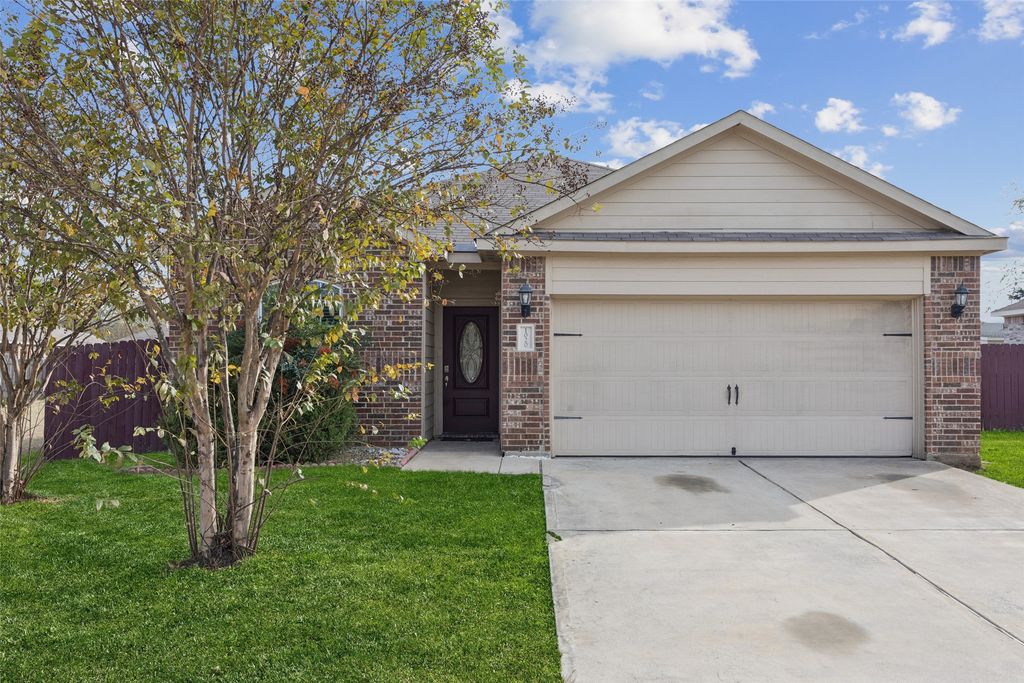 1020 Walnut Ridge Drive, Hutchins, TX 75141