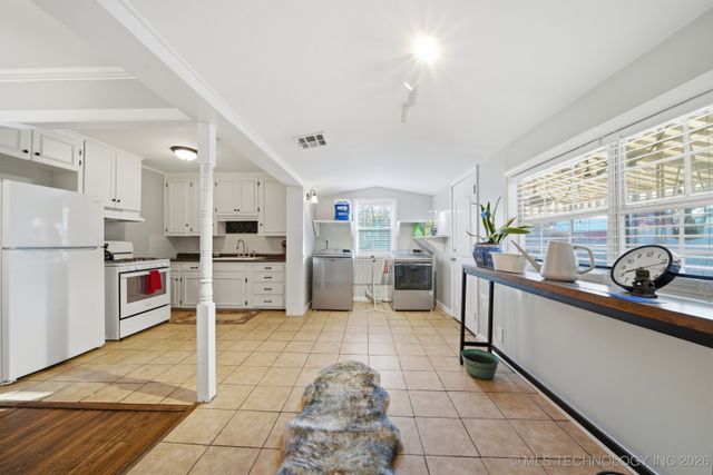 3714 E 2nd Place, Tulsa, OK 74112