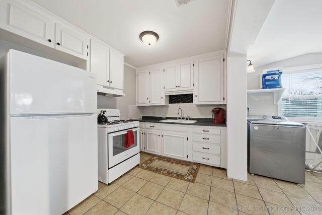 3714 E 2nd Place, Tulsa, OK 74112