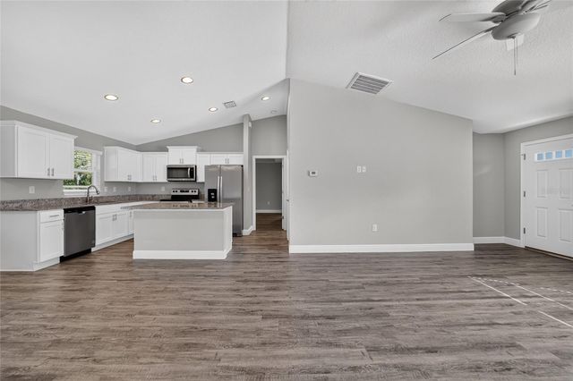 28 OAK CIRCLE, Ocala, FL 34472