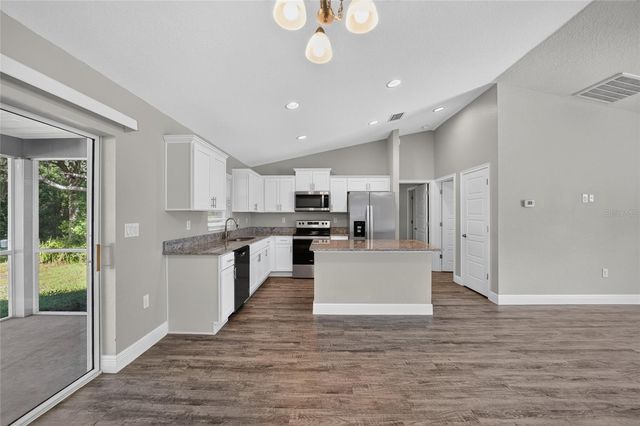 28 OAK CIRCLE, Ocala, FL 34472