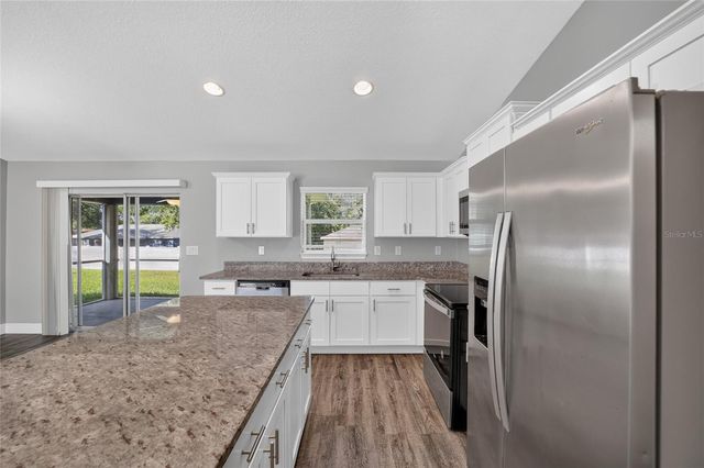 28 OAK CIRCLE, Ocala, FL 34472
