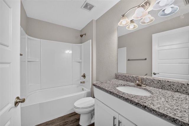 28 OAK CIRCLE, Ocala, FL 34472