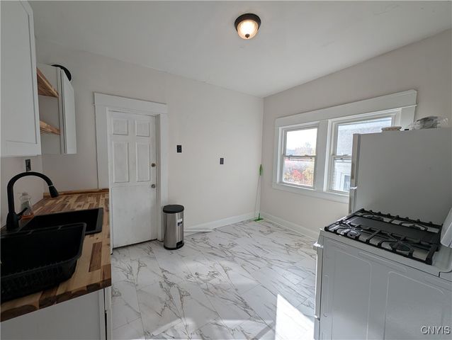 1541 South Avenue 43, Syracuse, NY 13207