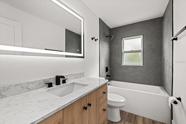 912 21ST AVENUE W, Palmetto, FL 34221