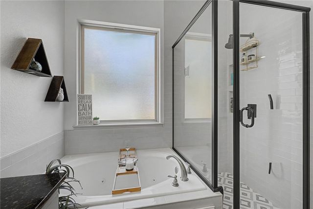 3340 N Doyne Hamm Drive, Fayetteville, AR 72703