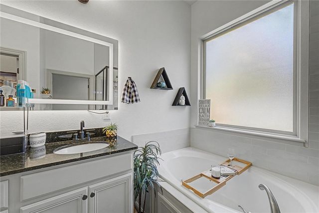 3340 N Doyne Hamm Drive, Fayetteville, AR 72703