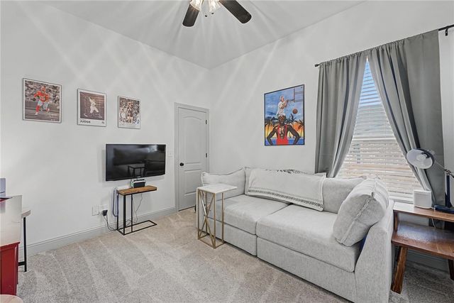 3340 N Doyne Hamm Drive, Fayetteville, AR 72703