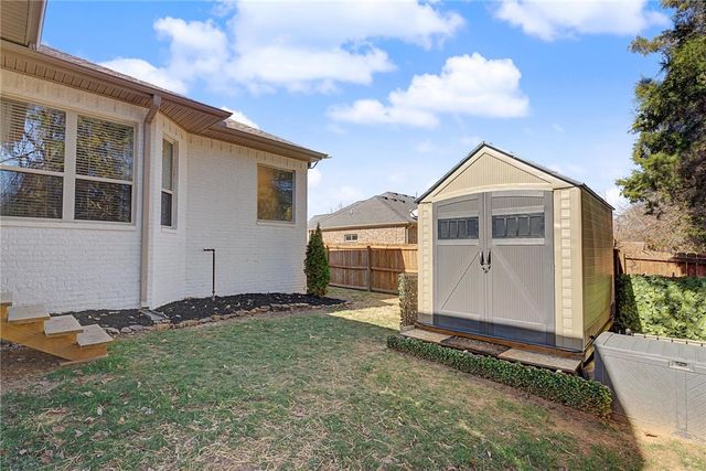 3340 N Doyne Hamm Drive, Fayetteville, AR 72703