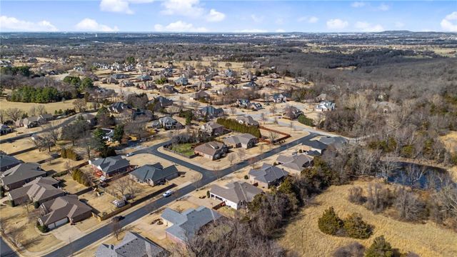 3340 N Doyne Hamm Drive, Fayetteville, AR 72703