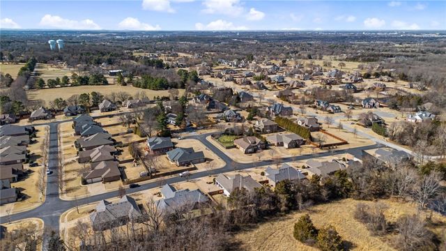 3340 N Doyne Hamm Drive, Fayetteville, AR 72703