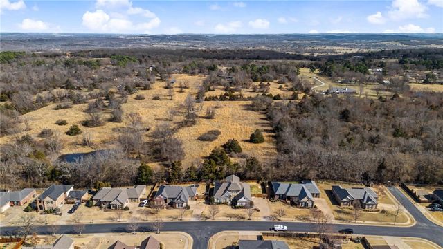 3340 N Doyne Hamm Drive, Fayetteville, AR 72703