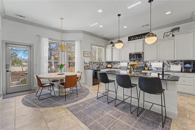 3340 N Doyne Hamm Drive, Fayetteville, AR 72703