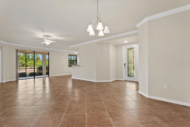 20080 RAGAZZA CIRCLE 102, Venice, FL 34293