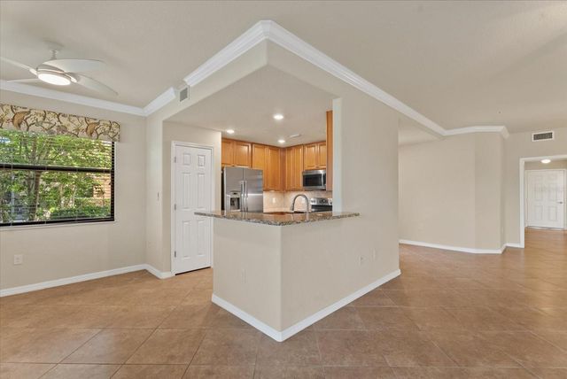 20080 RAGAZZA CIRCLE 102, Venice, FL 34293