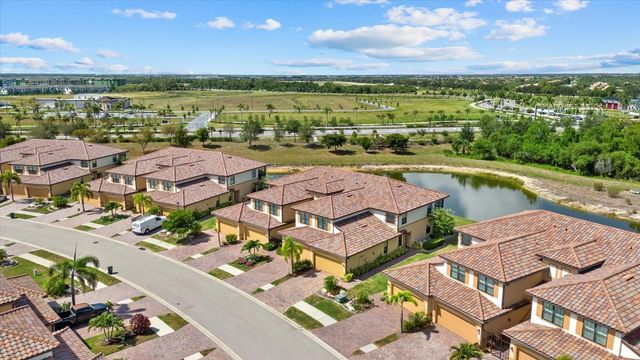 20080 RAGAZZA CIRCLE 102, Venice, FL 34293