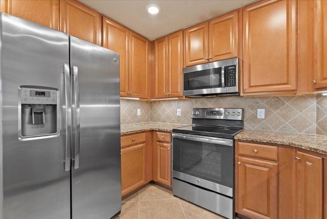 20080 RAGAZZA CIRCLE 102, Venice, FL 34293