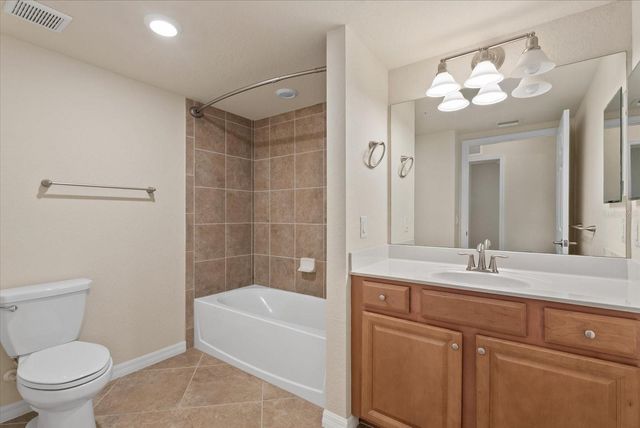 20080 RAGAZZA CIRCLE 102, Venice, FL 34293